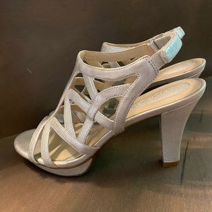 Naturalizer Danya Dress Sandals Silver Size 6.5